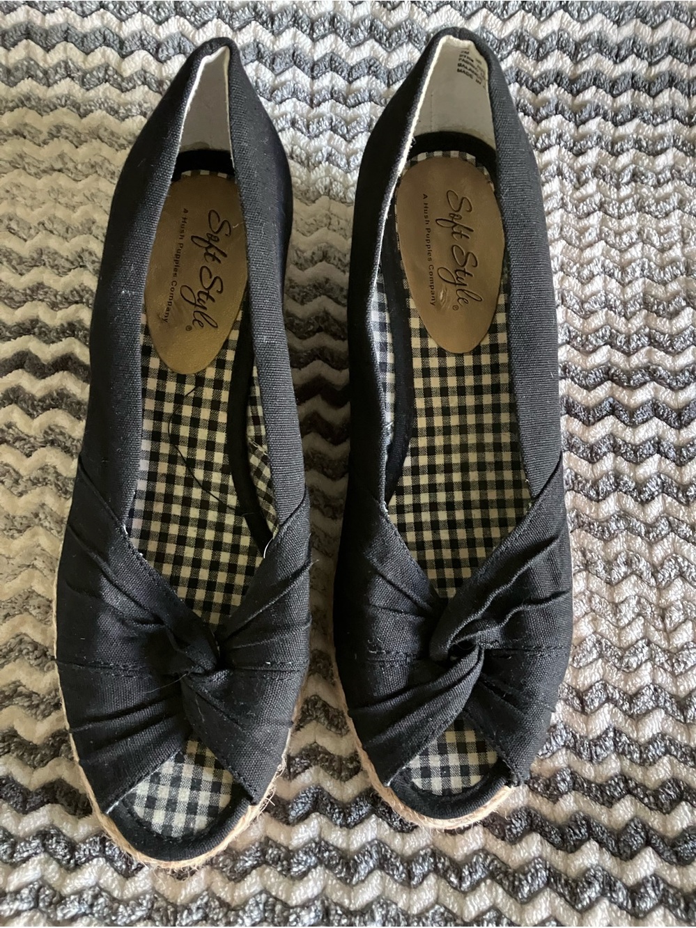 Soft Style Black Knot Peep-Toe Wedge Heel